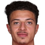 Футболист Итан Ампаду